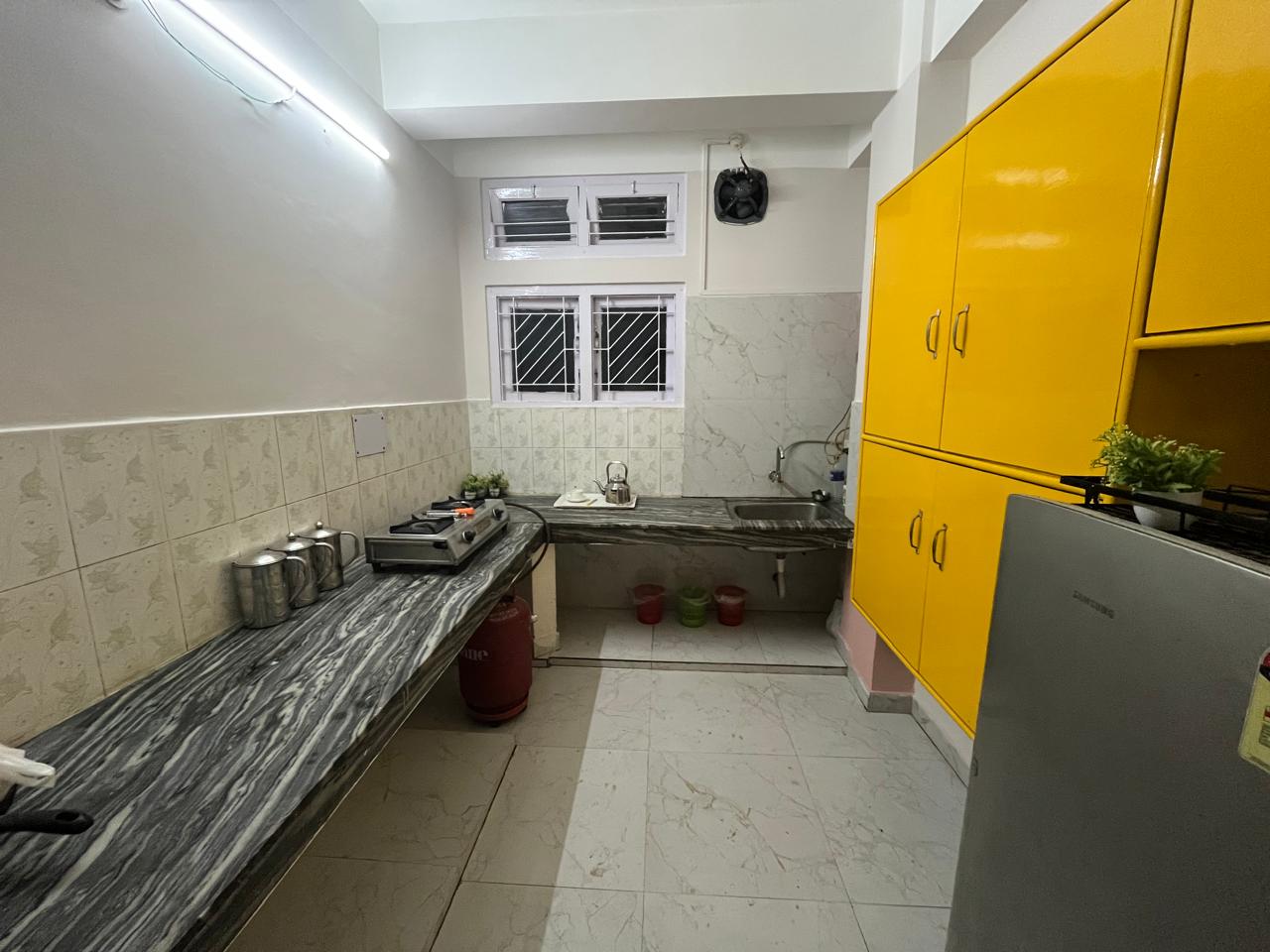 Fully Furnished 3bhk in Maniram Dewan Rd, Krishna Nagar, Chandmari, Guwahati, Assam, India for Rent